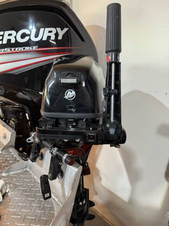 Mercury 9.9 de empuje de comando - $2000 (Richland)63437387619075122