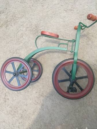 Small tricycle wall art 1