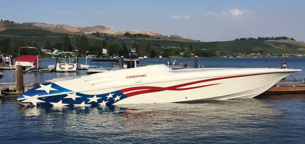 2000 Fountain 38’ Lightning 1