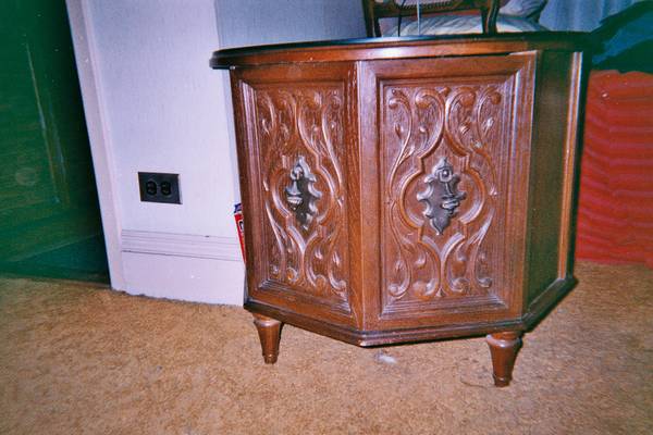 Mediterranean style table with storage 1