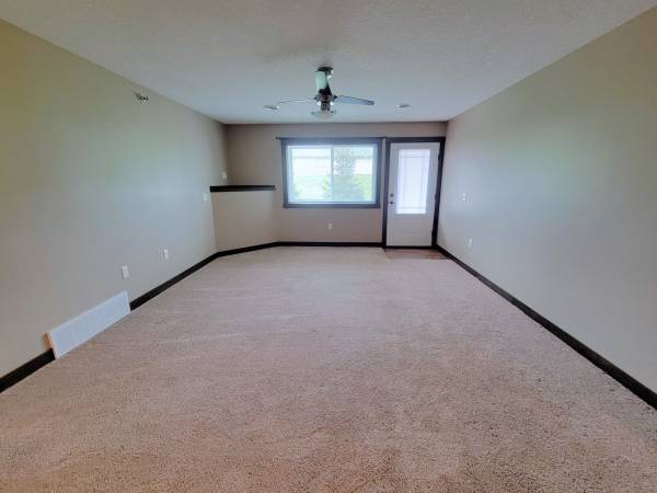 $1,400 / 2br - 1120ft2 - 2 Bdrm, Lower Level, W/D In Unit, Garage - 1929 #3 (1929 Cypress Court NE #3, Menomonie, WI)63845962403715124