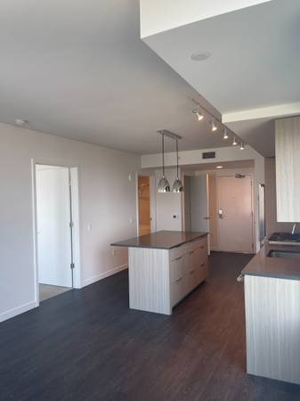 $2,778 / 1br - 708ft2 - Enjoy Water Views from Stunning North Facing 1x1 - #1613 (Belltown/SLU - Offering Up To 6 Weeks Free)63929430144771120