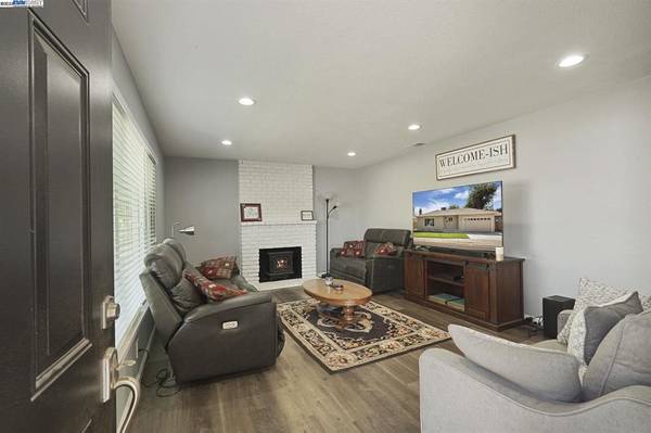 $429,950 / 3br - 1148ft2 - 1422 Theo Ave. , Modesto CA - FOR SALE (Modesto)63970307076483124