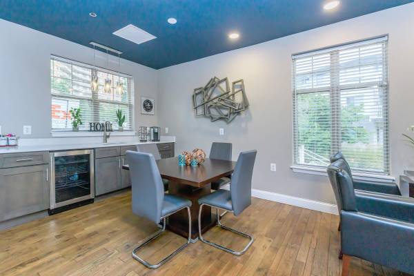 $2,395 / 3br - 1175ft2 - 3/bd 2/ba, Walk-in Closets, Linen Closet (4820 Kenmore Avenue, Alexandria, VA)64040192558465122