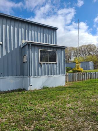 $950 / 720ft2 - Office space, kitchen, laundry, and shower- Holt Mi (Holt- Industrial park)63920839246851120
