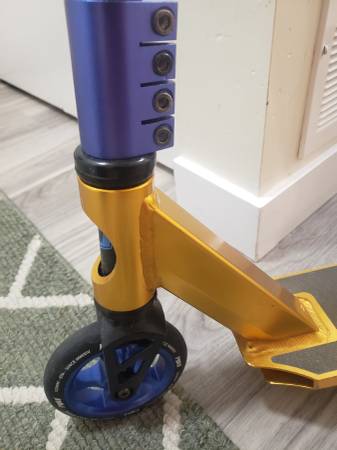 Pivot Pro Scooter 1