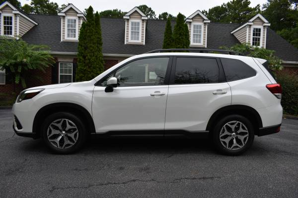 1 Owner 2022 Subaru Forester 2.5i Premium AWD Warranty! Financing! - $21,990 (www.apexcarandtrucksales.net)63470073016323122