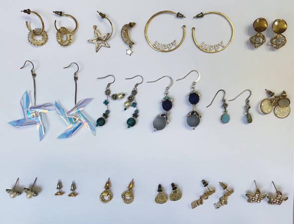 30 Pairs Assorted Styles Earrings Bundle (8 New, 22 Used or Vintage Condition) 1