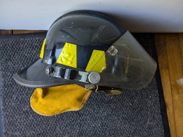 Firefighter Helmet Cairns N770 Philadelphian  vintage fireman 1