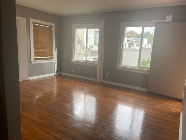 $2,195 / 1br - 850ft2 - $2,095 HOLLYWOOD HILLS 1 Bed 1bath lower apartment (Argyle Ave NORTH OF FRANKLIN)63812226177539123