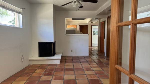 $1,900 / 2hab - 1000ft2 - 2 habitaciones más oficina 1.5 baños dúplex cerca de TuneUp/St Annes/Servicios incluidos $1900 (Hickox)63659798057859120