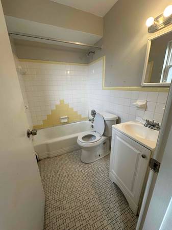 $850.00 / 1br - Spacious 1 bedroom 1 bath with large walk in closet. 12 minutes to dow63974189500163123