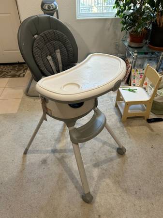 Graco Floor2Table 7 in 1 High Chair 1