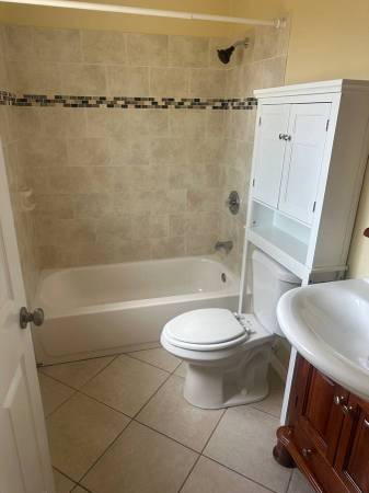 $1,600 / 2br - 1900ft2 - Melwood · Encantadora cabaña de 2/1 cerca del río · A 9 minutos de la playa (Melbourne)63846409700865124