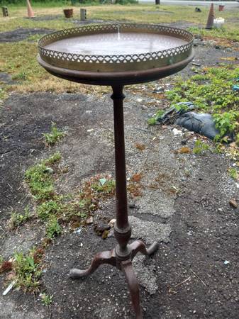 Wood 3 legged Stand 1