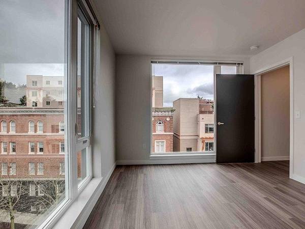 $1,395 / 1br - 578ft2 - Water Sewer And Trash Included in Rent, Washer and Dryer Hook-Ups (Downtown Seattle)63850755777281120