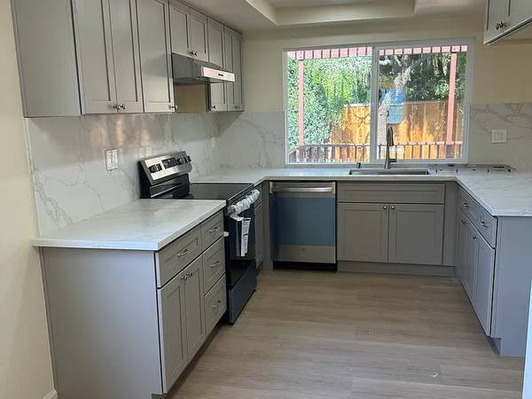 $1,350 / 3br - 1668ft2 - Espaciosa casa de 3 habitaciones⚒︎2 baños en Fremont – Barrio tranquilo (fremont / union city / newark)63695784959873121