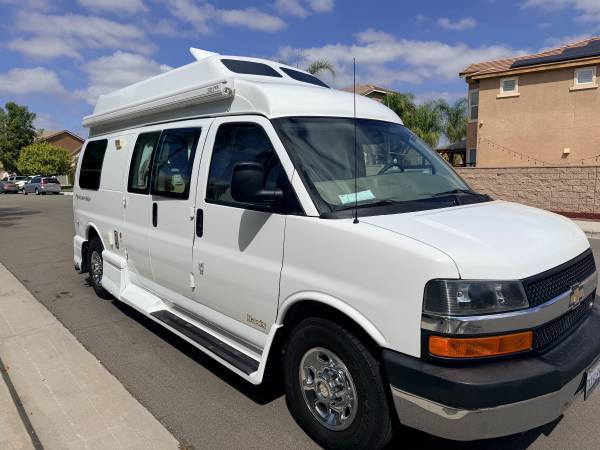 2013 Pleasure Way CLASS B Like New! 1