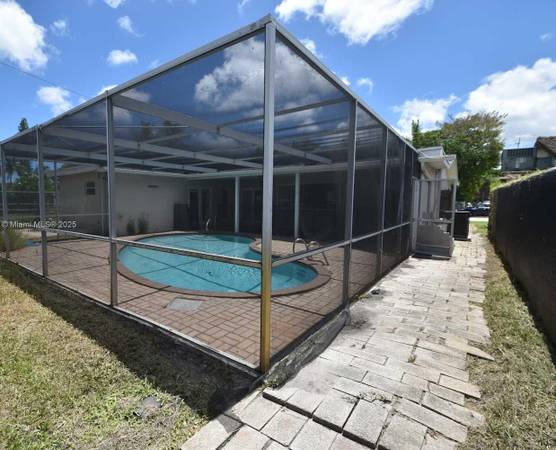 $3,440 / 3br - 1888ft2 - 3B/2B Single Family Home with Pool in Hollywood (Hollywood Beach)63906439680899123