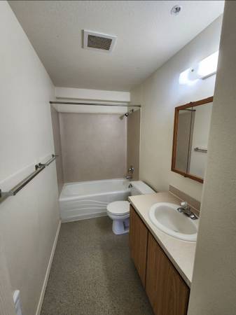 $594 / 3br - Lease take over ($594) (Pullman)63980822306691124