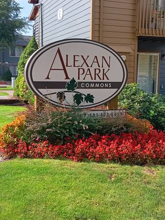 $1,595 / 2br - 850ft2 - Awesome Two Bedroom, w/washer & dryer, covered parking. (East Gresham)63777227491075120