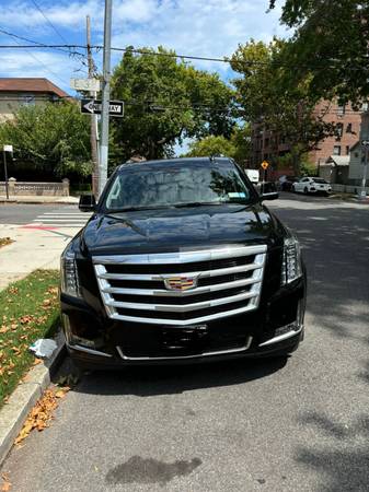 2020 Cadillac Escalade Luxury 4WD - $23,500 (Brooklyn)63654722159105120