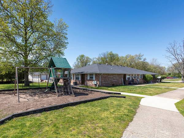 $850 / 2br - 932ft2 - 2B/1B, Storage Units, Flex Rent Payments (3225 E Goldenrod Ave, Terre Haute, IN)63675880773123123