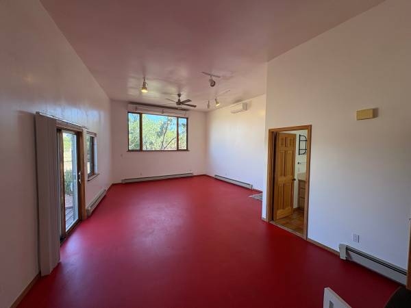 $1,200 / 1br - 630ft2 - Estudio campestre con alquiler reducido: ahora $1200/mes (Santa Fe,)63806171058433121