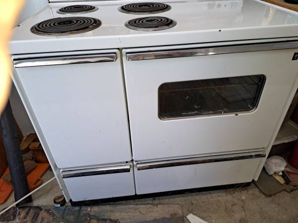 Approx. 1950 double oven wide kitchen range 1