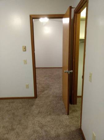 3 Bedroom Ranch Duplex - Norwalk $975.00 Monthly 1
