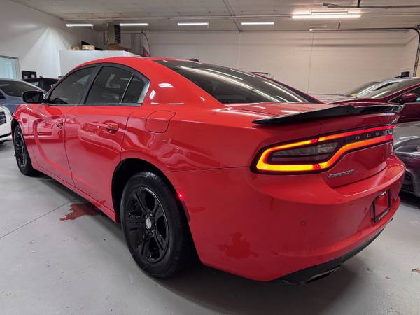 2018 Dodge Charger SXT *ONLY 94k ORIGINAL MILES* - $16,995 (Charlotte)63613512813569124