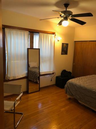 $710 / 2br - 1500ft2 - Roommate wanted to share big sunny apartment (Andersonville)64041648179459120