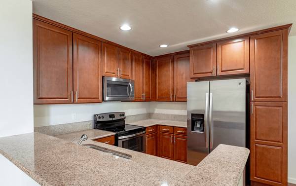 $2,880 / 3br - 1978ft2 - Lake Worth FL, Rent Credit Reporting Service, 3/bd (6116 Yellow Sun Drive, Lake Worth, FL)64002011882370121