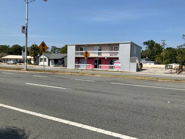 $550 / 5000ft2 - Retail space central air bathroom, tile floors, Titusville (1313 s Washington ave Titusville, Florida)63823720813187120