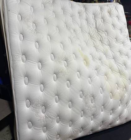 Free king Simmons Beautyrest Vanderbilt semi firm pillow-top mattress 1