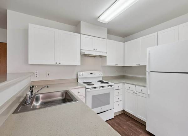 $1,850 / 2br - Refrigerator, Dishwasher, Pet Friendly (8510 212th St NE, Arlington, WA)63799858748929123