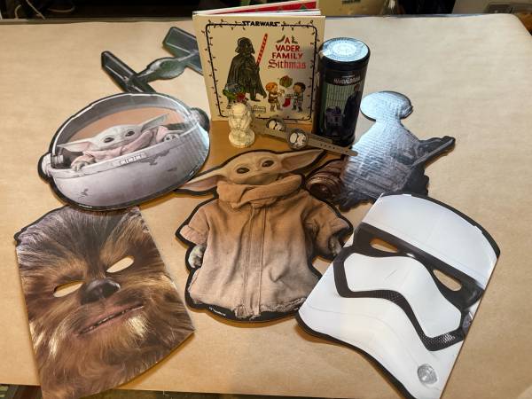 Star Wars Collector’s Gift Set — Crystal Stormtrooper Carving, Collectible T 1