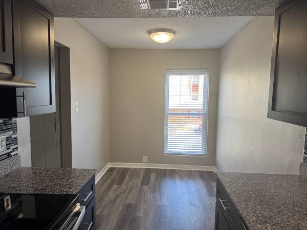 $1,417 / 2br - 1092ft2 - 🌟 Unit 205: Live the Luxe Life at an Affordable Price! 🏙️ (Metairie)63791871034497123