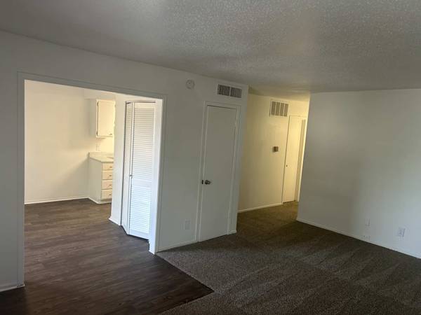 $990 / 1br - 739ft2 - Perfect student living! 1 bed / 1 bath - near the university. (Dallas)63796304612355121