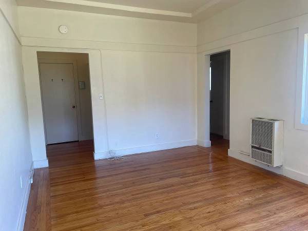 $900 / 461ft2 - Spacious sunny studio overlooking our beautiful backyard (Oakland)63847325366787121