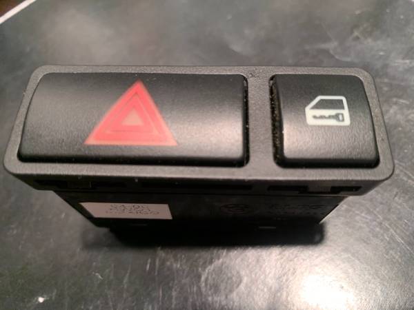 BMW PARTS- E46 HAZARD SWITCH 1