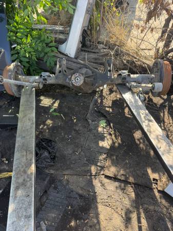 1999 Toyota 4Runner 2.7 rear  axle $500 1