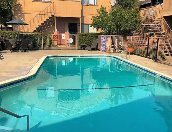 $1,395 / 1br - 1 MONTH 50% OFF - Lovely Tree & Sidewalk Lined Streets (Sacramento)64043496104577121