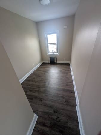 $800 / 2br - Rent room (Woodhaven)63698513033731121