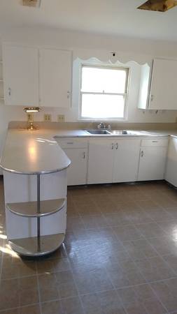 $989 / 3br - 1000ft2 - Big 3 Bedroom in Shoshone- Great Kitchen, New Flooring (Shoshone, ID)63852379831169124