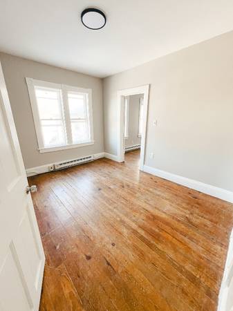 $2100.00 / 3br - 1000ft2 - Large 3 bed, 1 Bath in Stafford63989073789954123