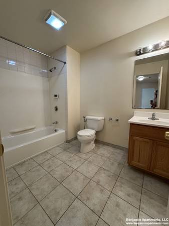 $4,400 / 5br - **NO FEE ** Lower Allston large 5 bed 2.5 bath with free laundry. (Allston)63996690611842121
