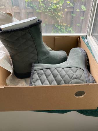 Columbia Breathable Women Boot size 5 cash only 1