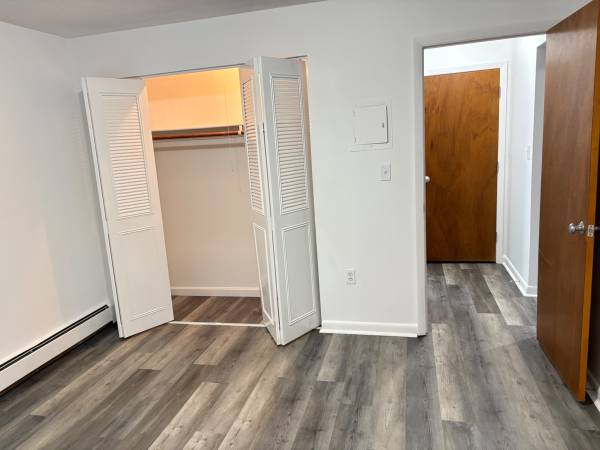 $2,295 / 1br - 🌞 NO BROKER FEE - NO LAST - NO SEC - HEAT&HW INCLD 🌞 (NEWTON)63856446761347124