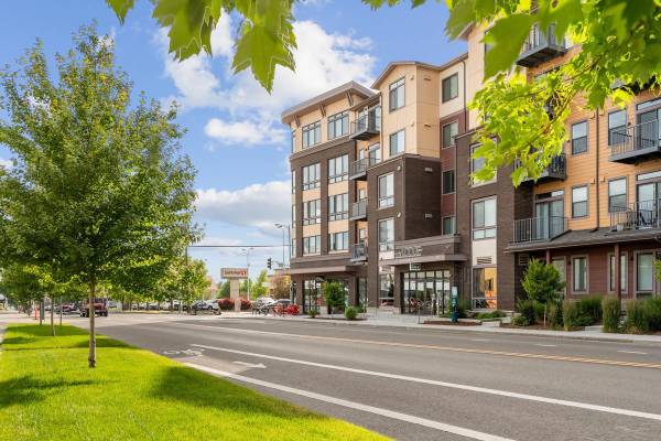 $1,199 / 1br - 581ft2 - Washer & dryer in every home, Furnished, Short Term available63787037838465123